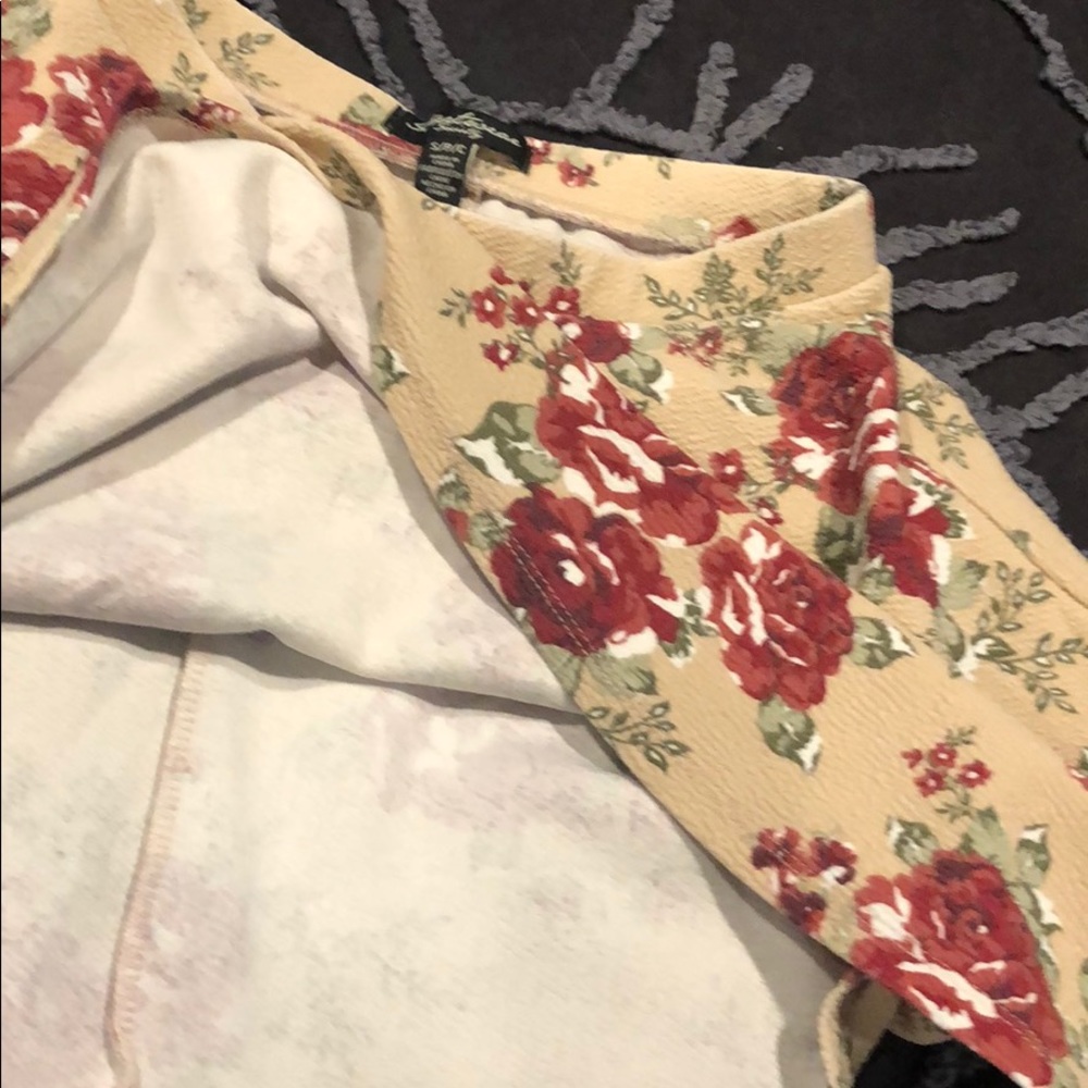 Rose patterned skirt - Picture 3 of 3